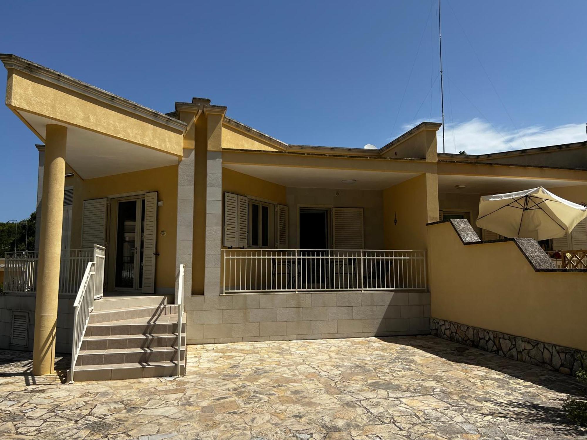 Dimora Di Bari Villa เซลวา ดิ ฟาซาโน ภายนอก รูปภาพ